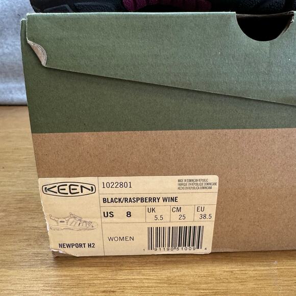 KEEN Newport H2 Hiking Outdoor Sandal-Black-Raspberry Wine-Women 8 -NEW in Box - Picture 9 of 9